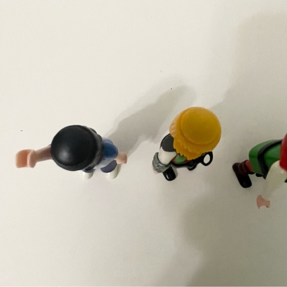 Lot of 4 Playmobil Figures Toys - Picture 9 of 10